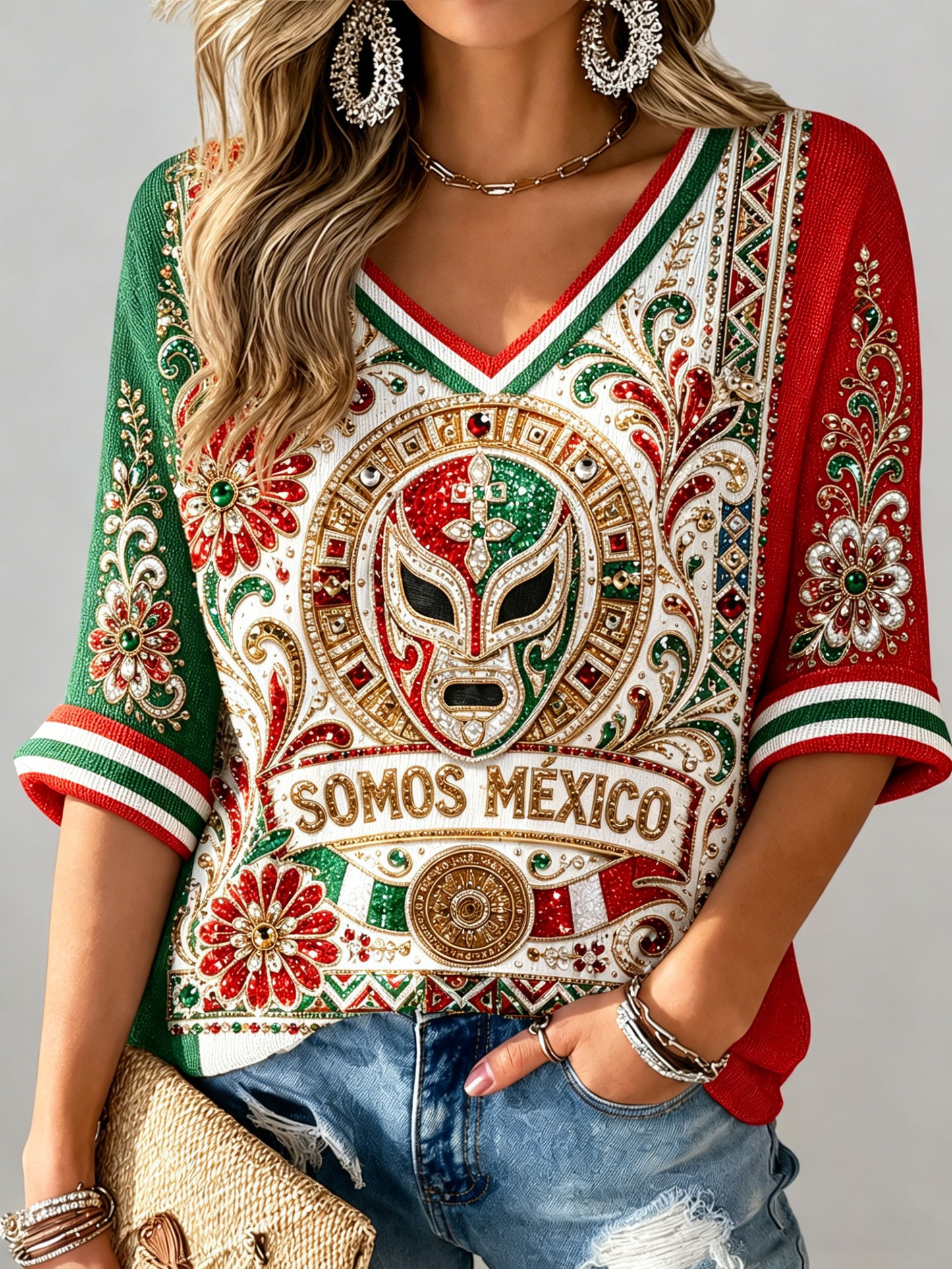 Camiseta de cuello en V con estampado artístico de animación a un partido de fútbol femenino mexicano