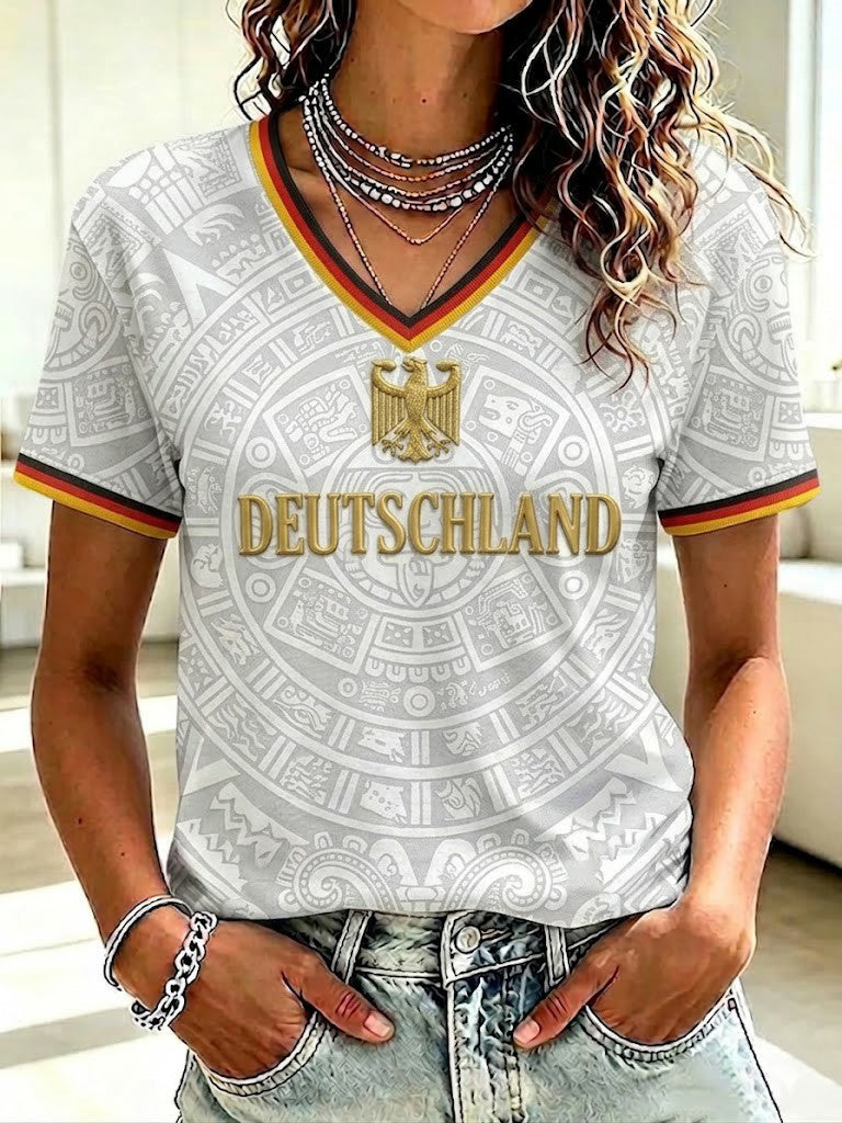 Damen-Fußball-T-Shirt aus Deutschland mit V-Ausschnitt und Print